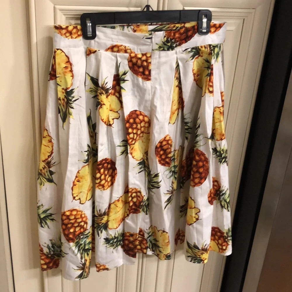 NEW Sucrefas White Pineapple 🍍 Pleated A-Line Skirt - Picture 4 of 9